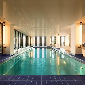 4* 公寓式酒店 Adina